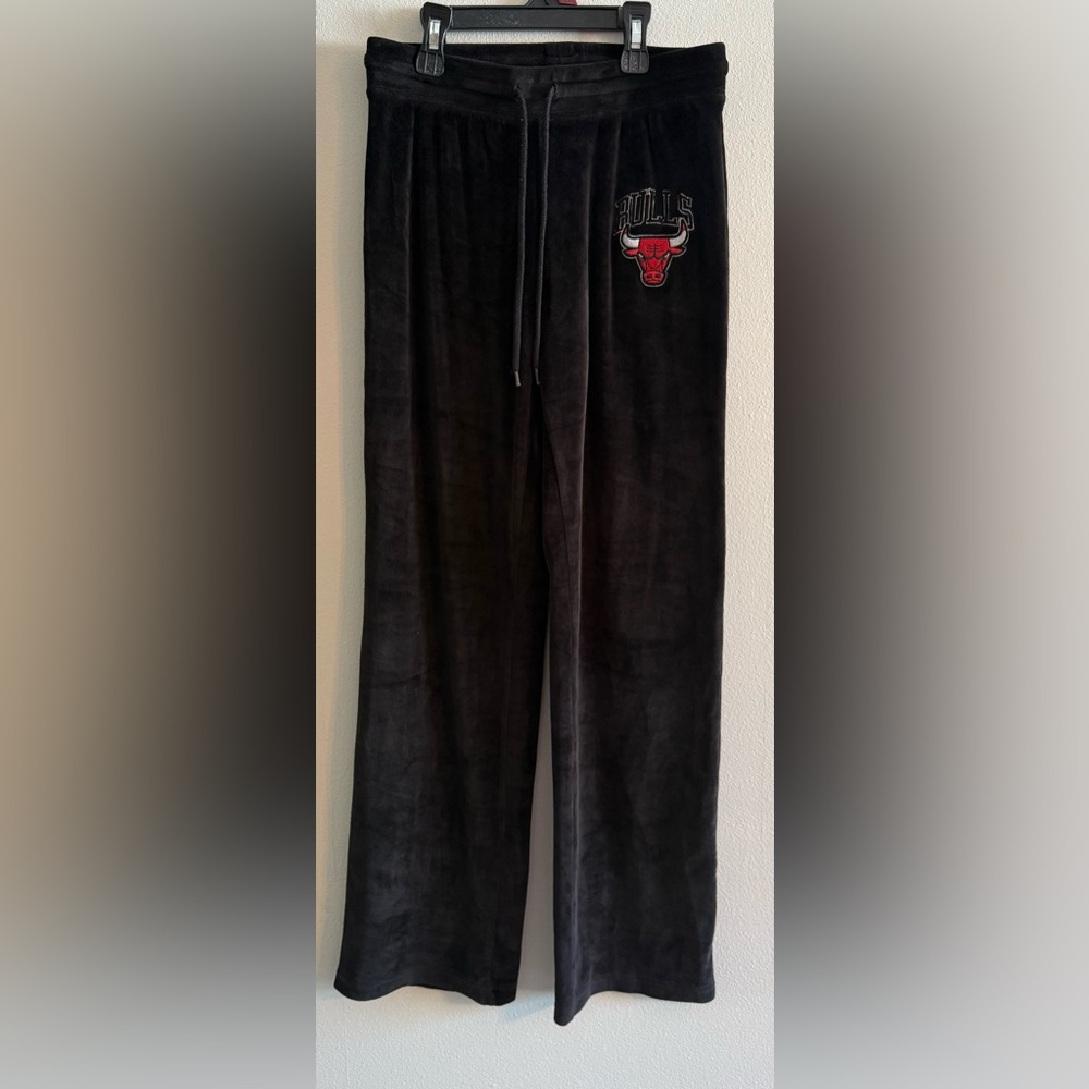 NBA Black womens pants size xs Chicago bulls